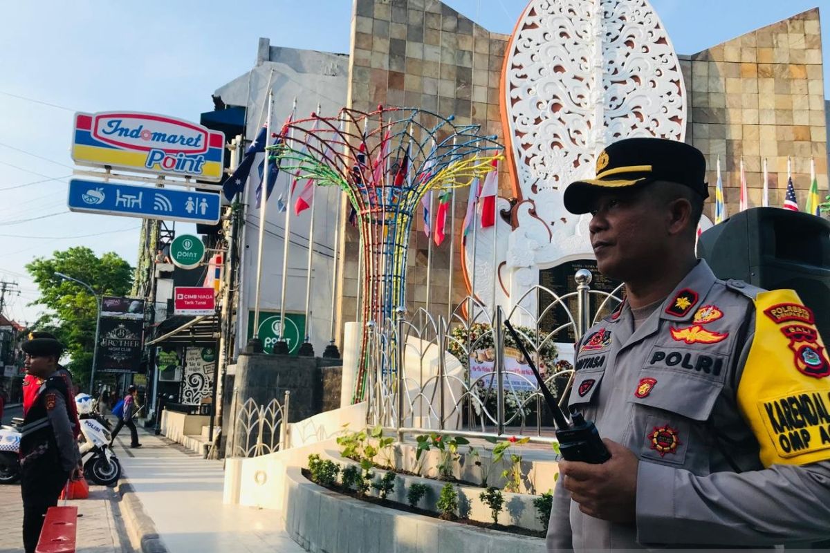 Polisi sterilkan area monumen Bom Bali sebelum acara doa bersama ...